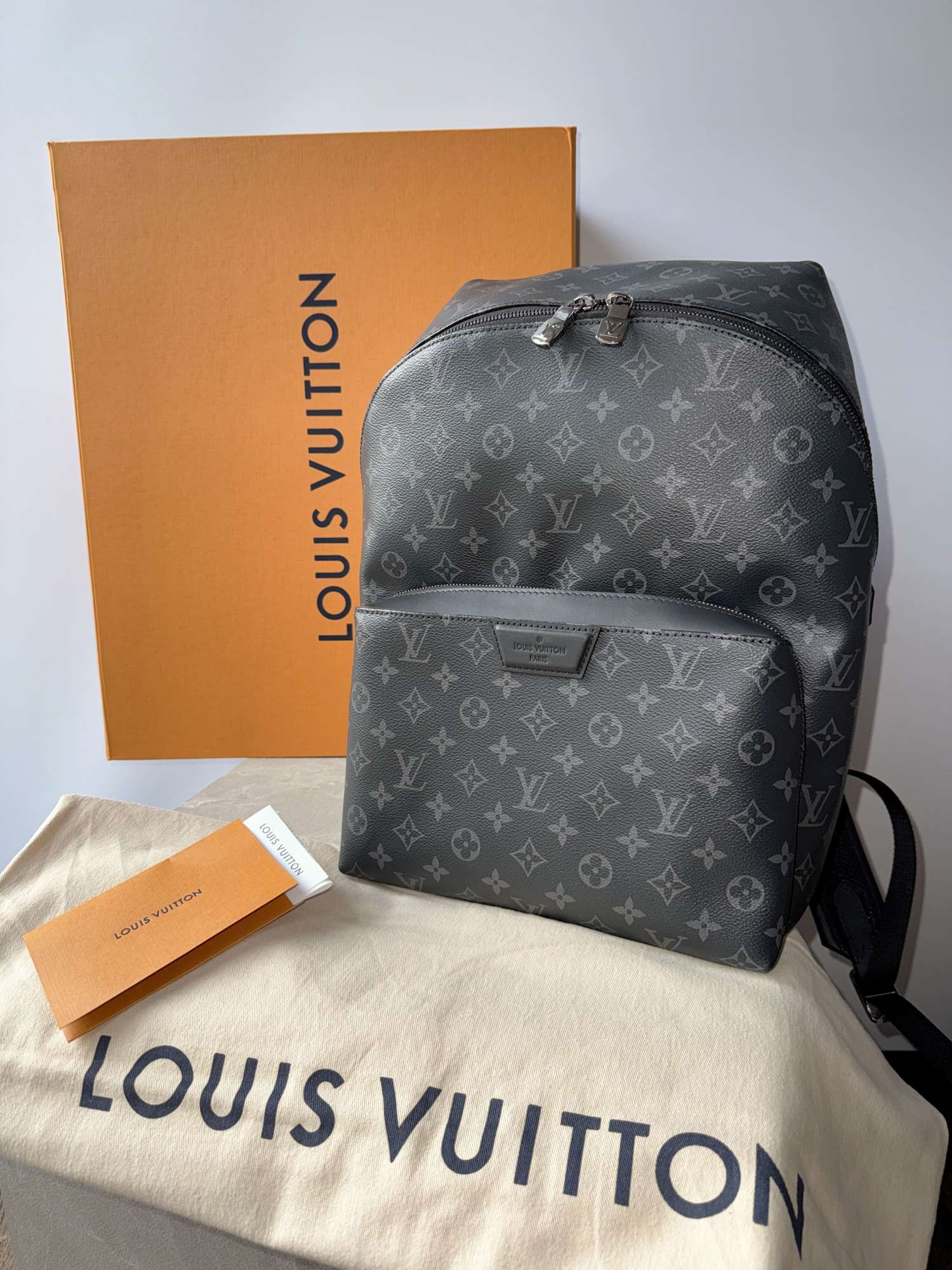 LOUIS VUITTON Discovery Monogram pánsky ruksak