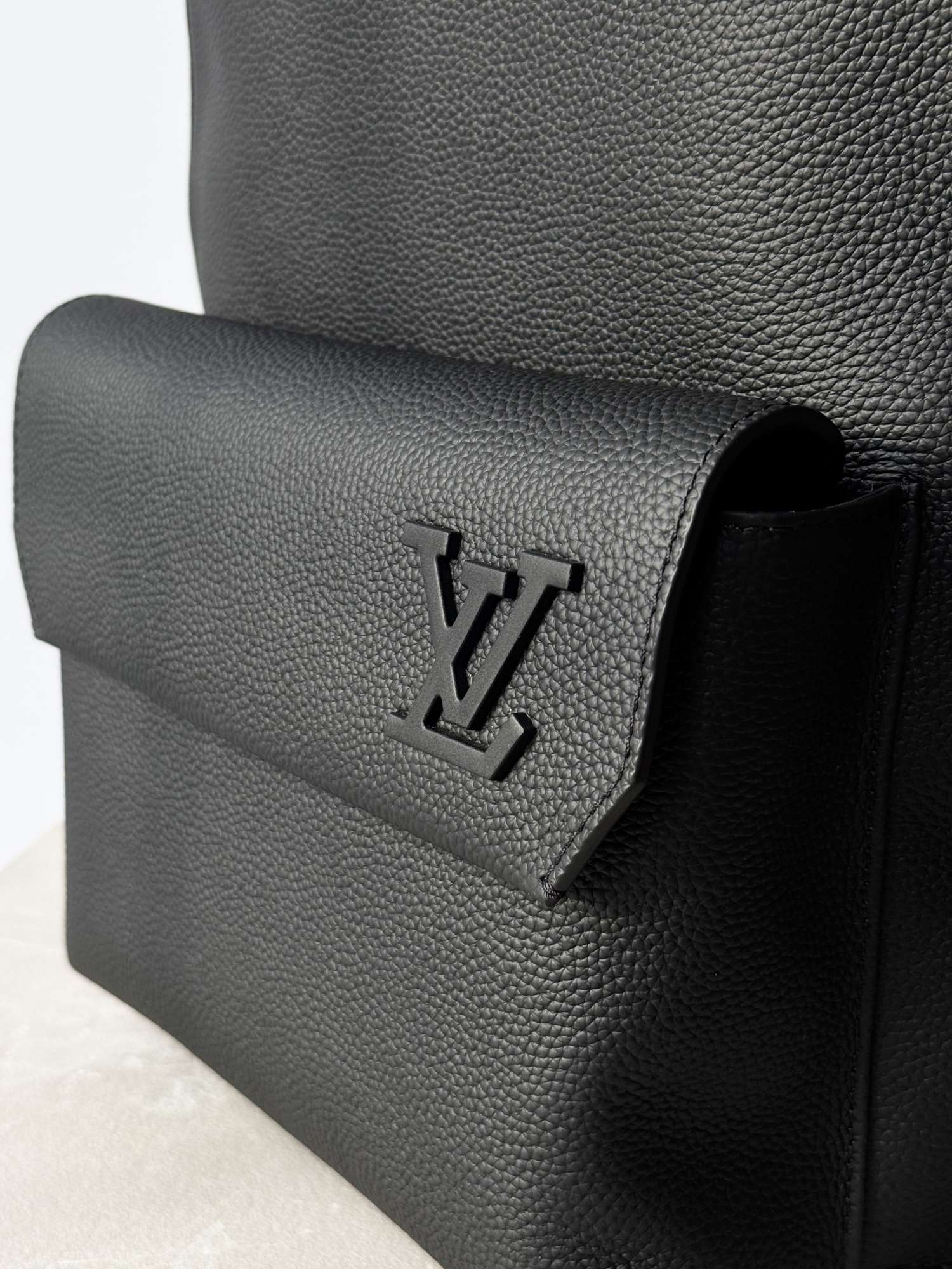 LOUIS VUITTON Aerogram Takeoff pánsky ruksak