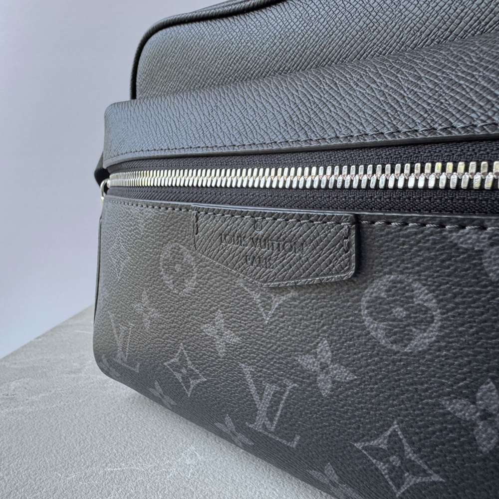 LOUIS VUITTON Outdoor Bumbag taška