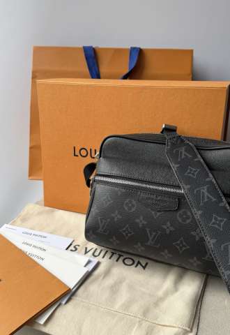 https://vipluxury.sk/LOUIS VUITTON Outdoor Bumbag taška