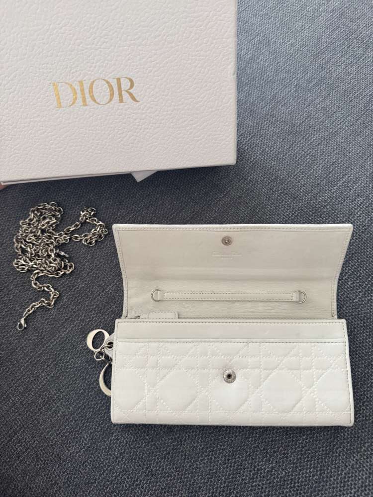 Lady dior crossbody/wallet on chain