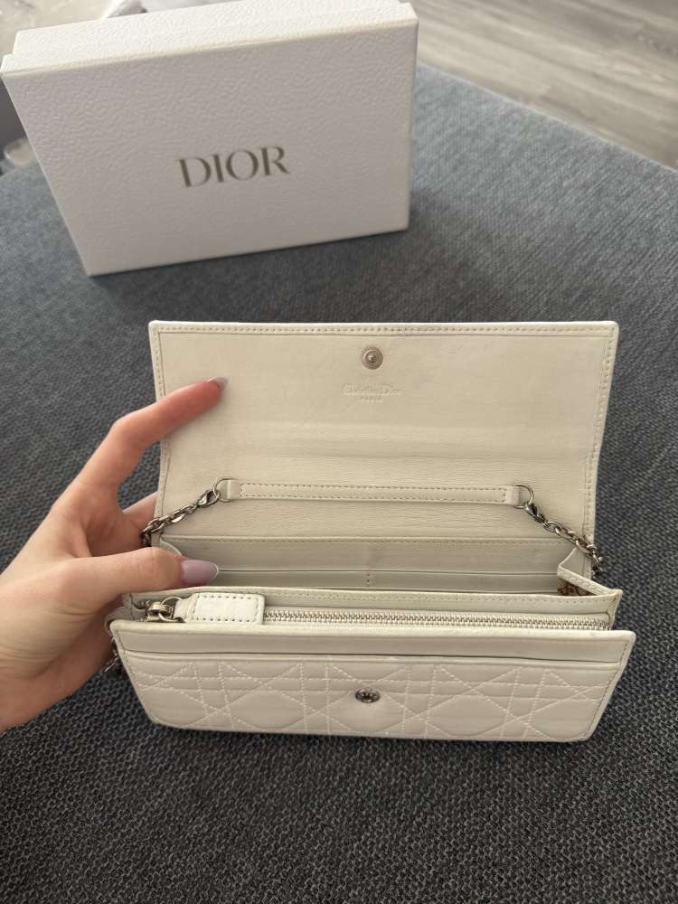Lady dior crossbody/wallet on chain