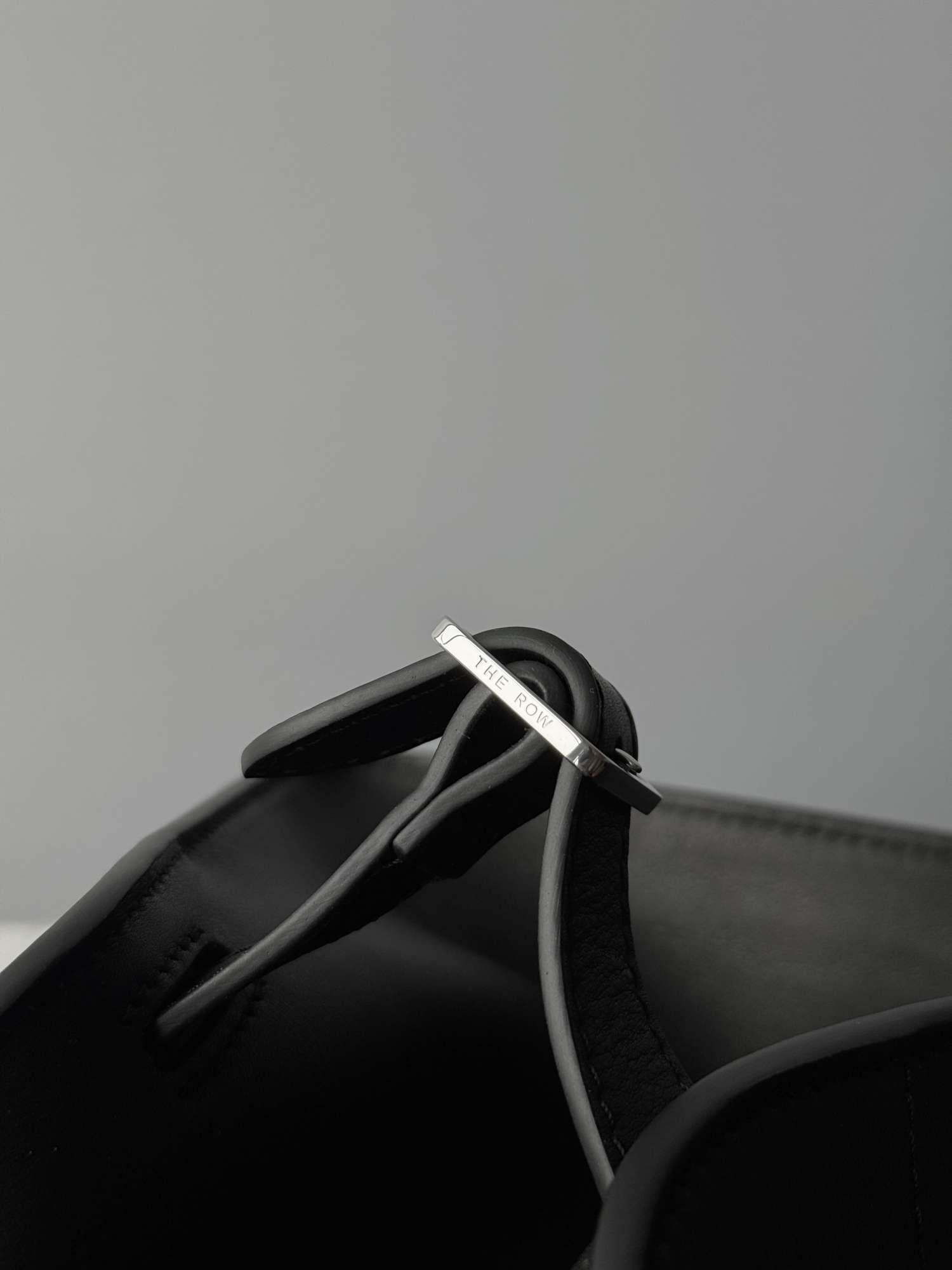 THE ROW Margaux 10 čierna taška kabelka