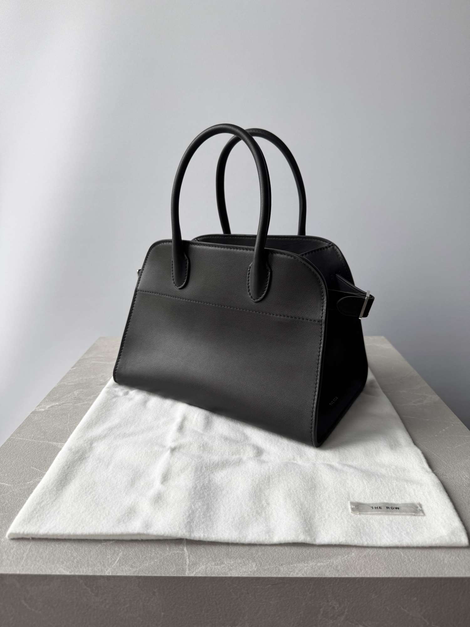 THE ROW Margaux 10 čierna taška kabelka