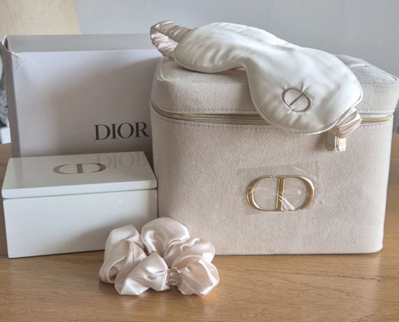 Dior kozmetický kufrik