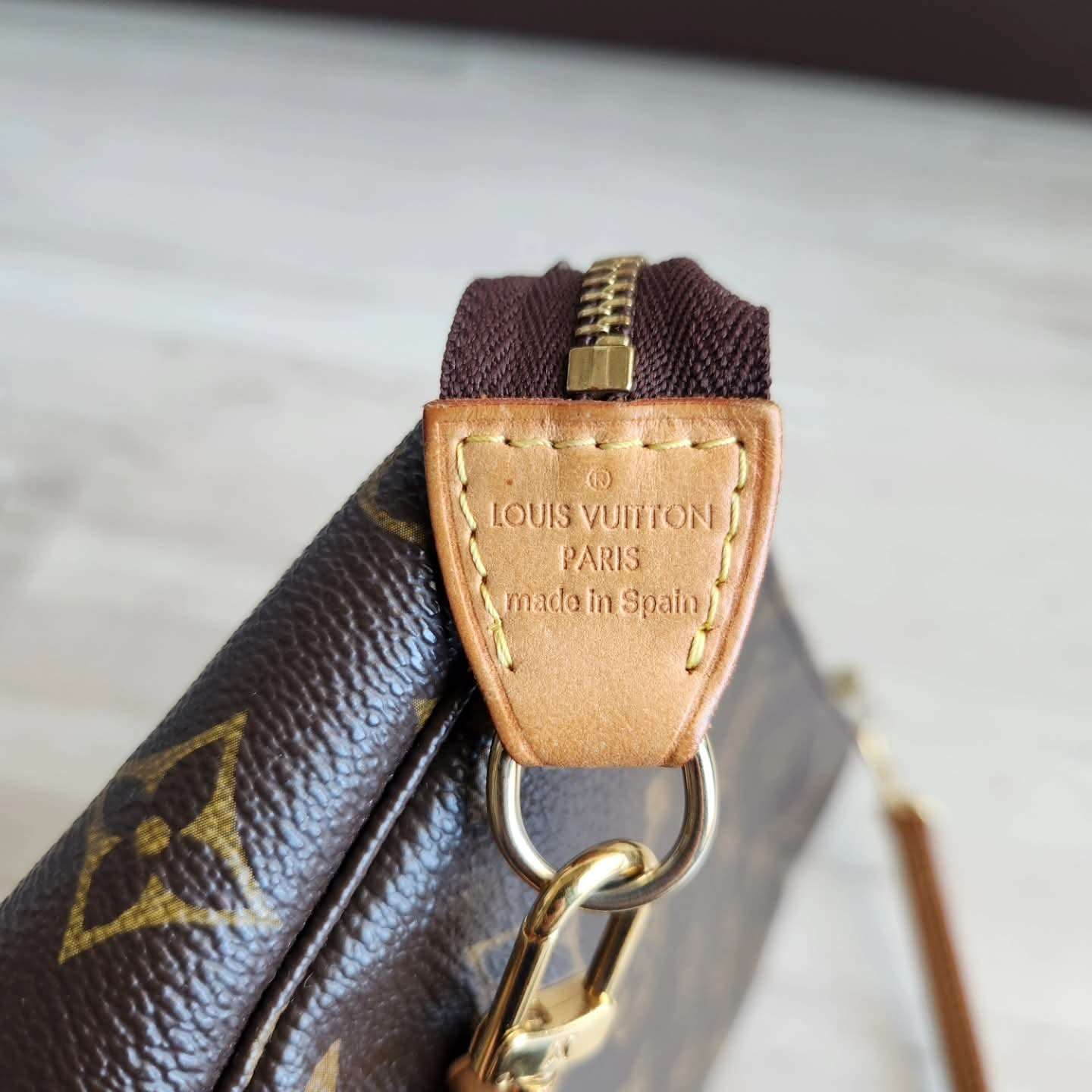 Louis Vuitton Pochette Accessoires