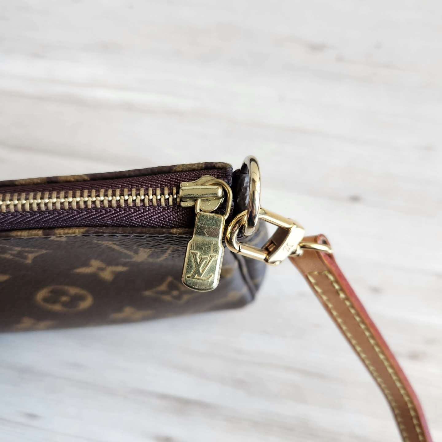 Louis Vuitton Pochette Accessoires