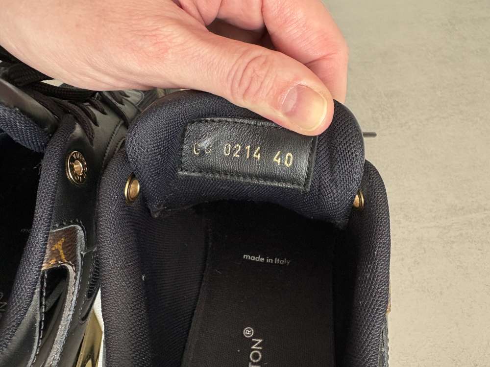 Louis Vuitton Neo Run Away tenisky, pc 25900 kč