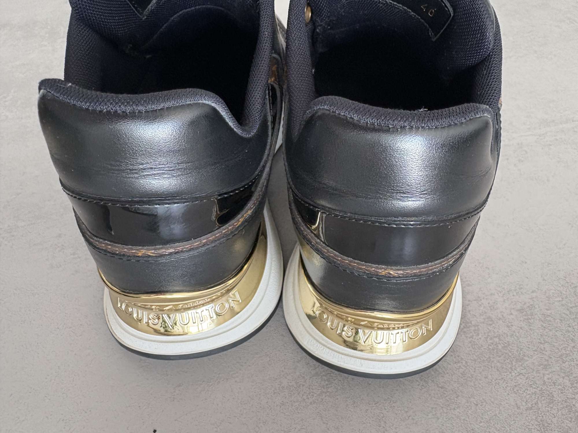 Louis Vuitton Neo Run Away tenisky, pc 25900 kč