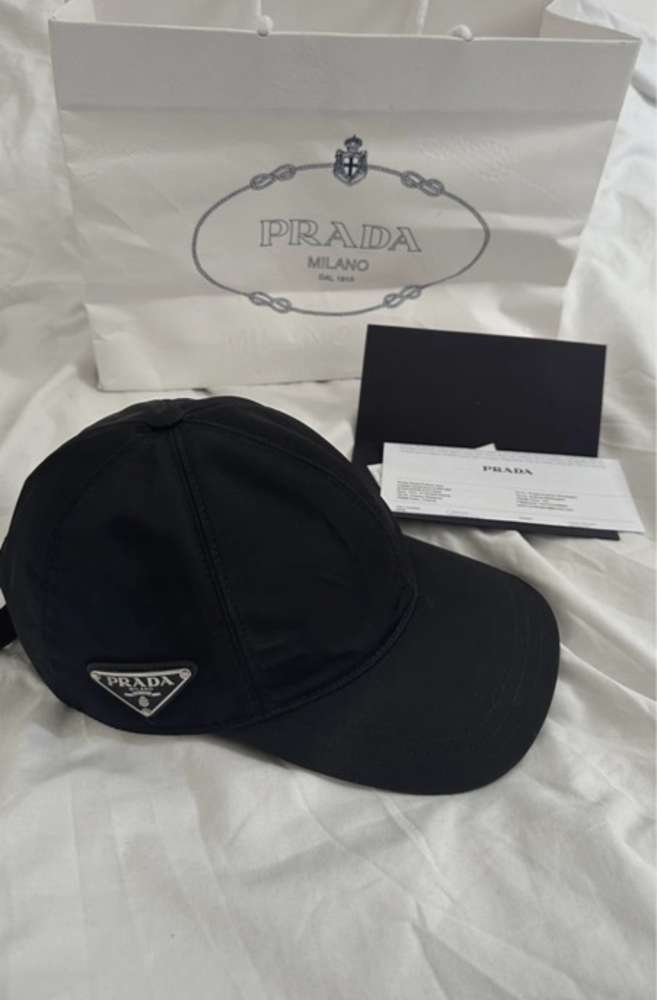 Prada šiltovka
