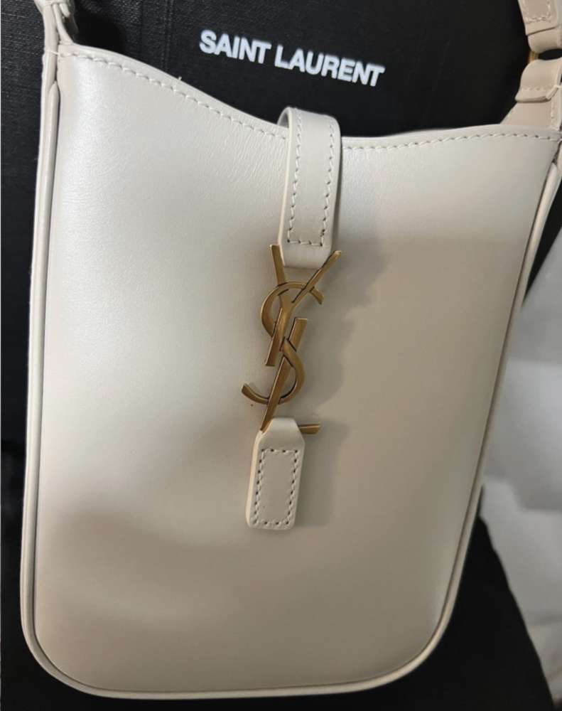 YSL kabelka na mobil