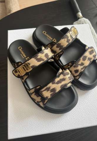 https://vipluxury.sk/Dior sandalky