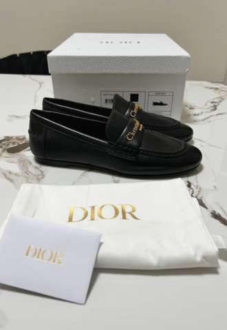 https://vipluxury.sk/Dior mokasiny