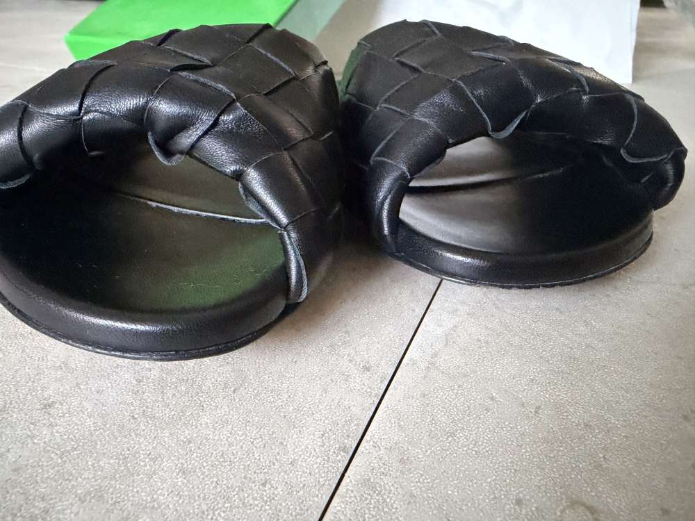 Bottega Veneta šľapky