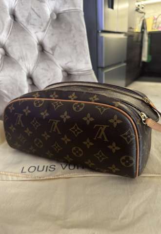 https://vipluxury.sk/Louis Vuitton king size toiletry