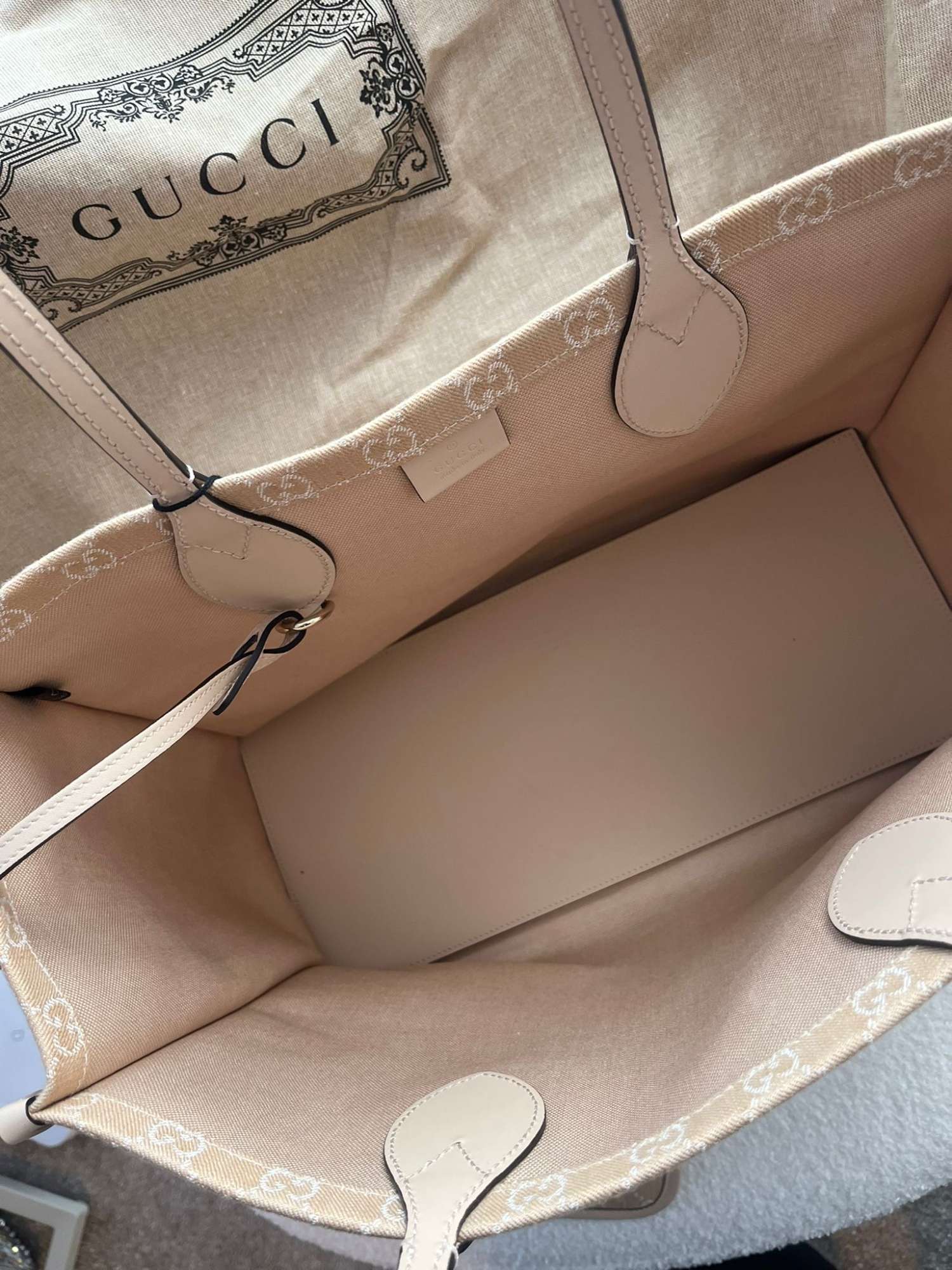 Gucci shoperka s pochetkou