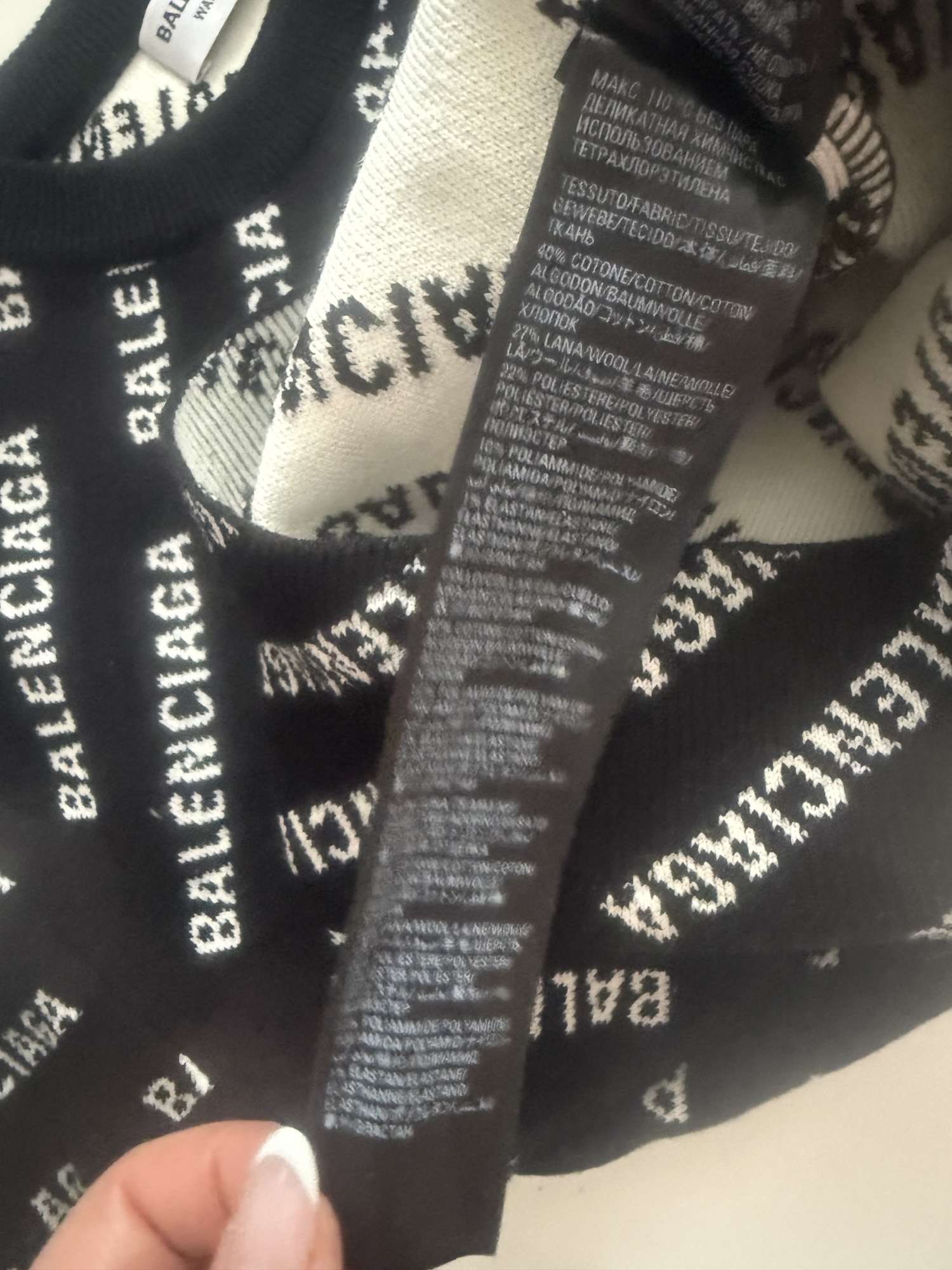 Balenciaga sveter xs