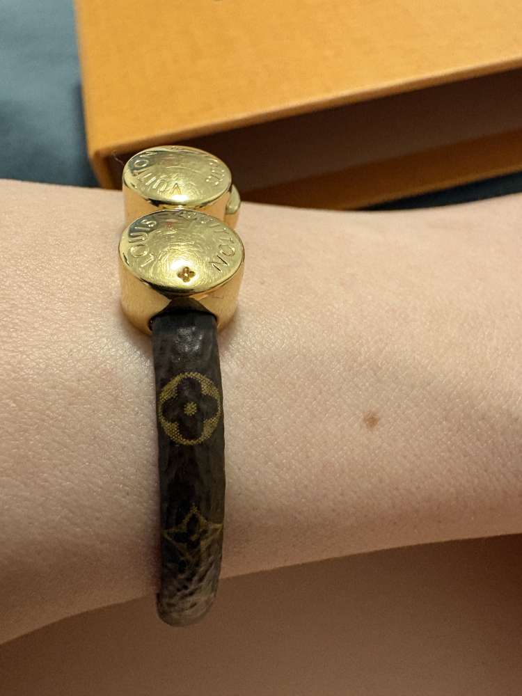 Louis Vuitton náramok