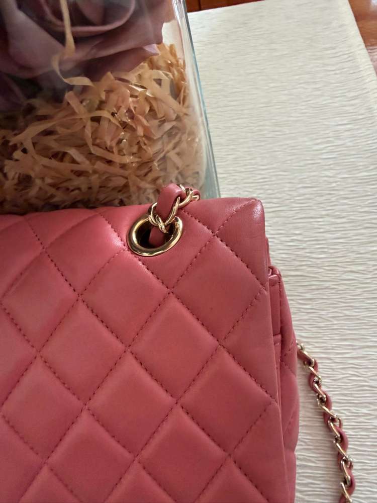 Chanel médium flap bag
