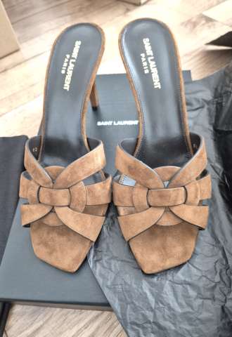 https://vipluxury.sk/Nové kožené sandále YSL veľkosť 40