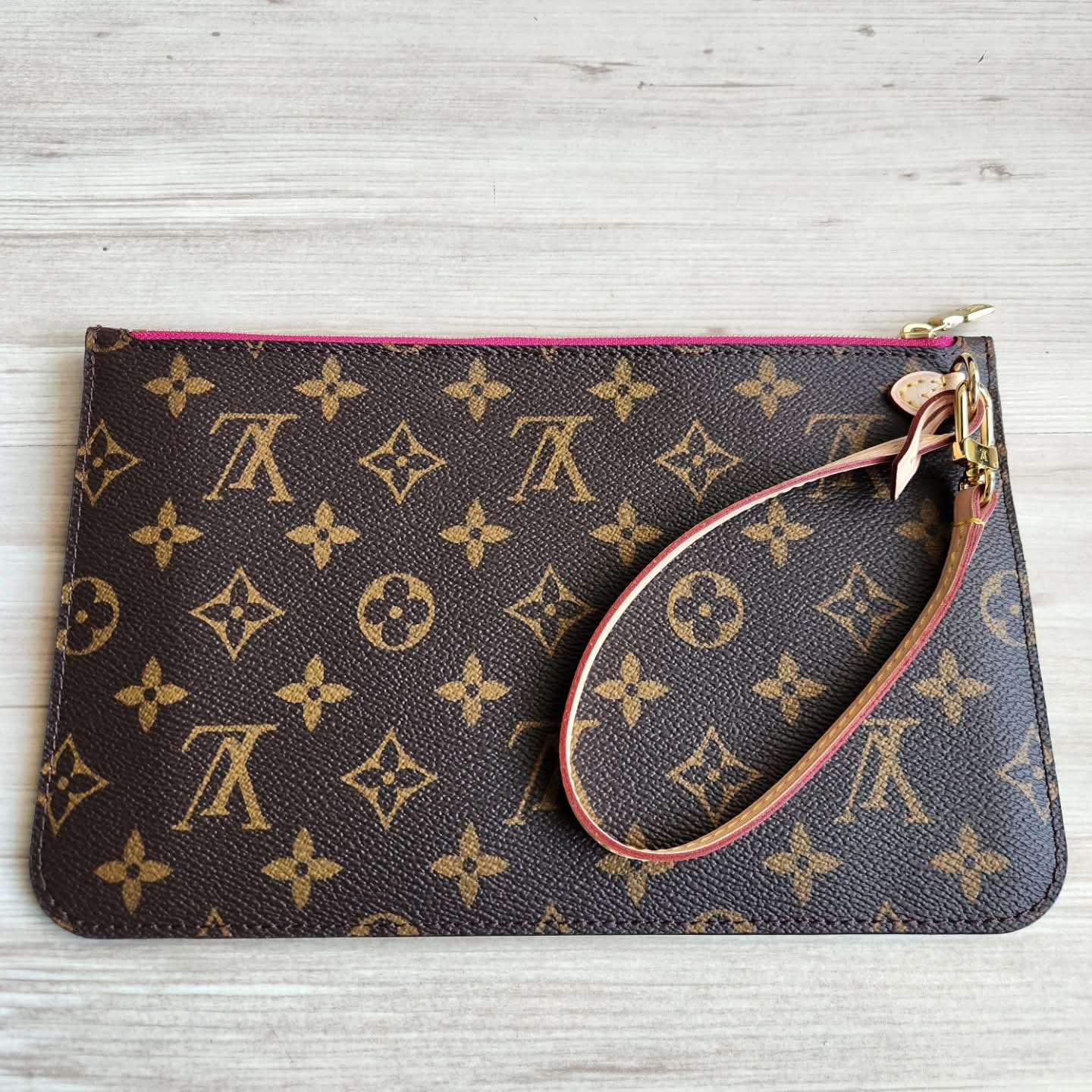 Louis Vuitton Pochette Monogram