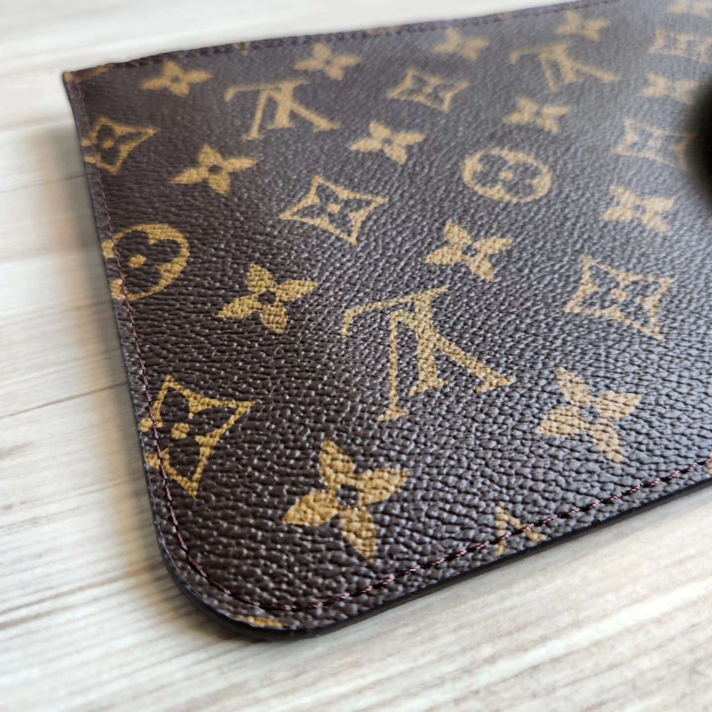 Louis Vuitton Pochette Monogram