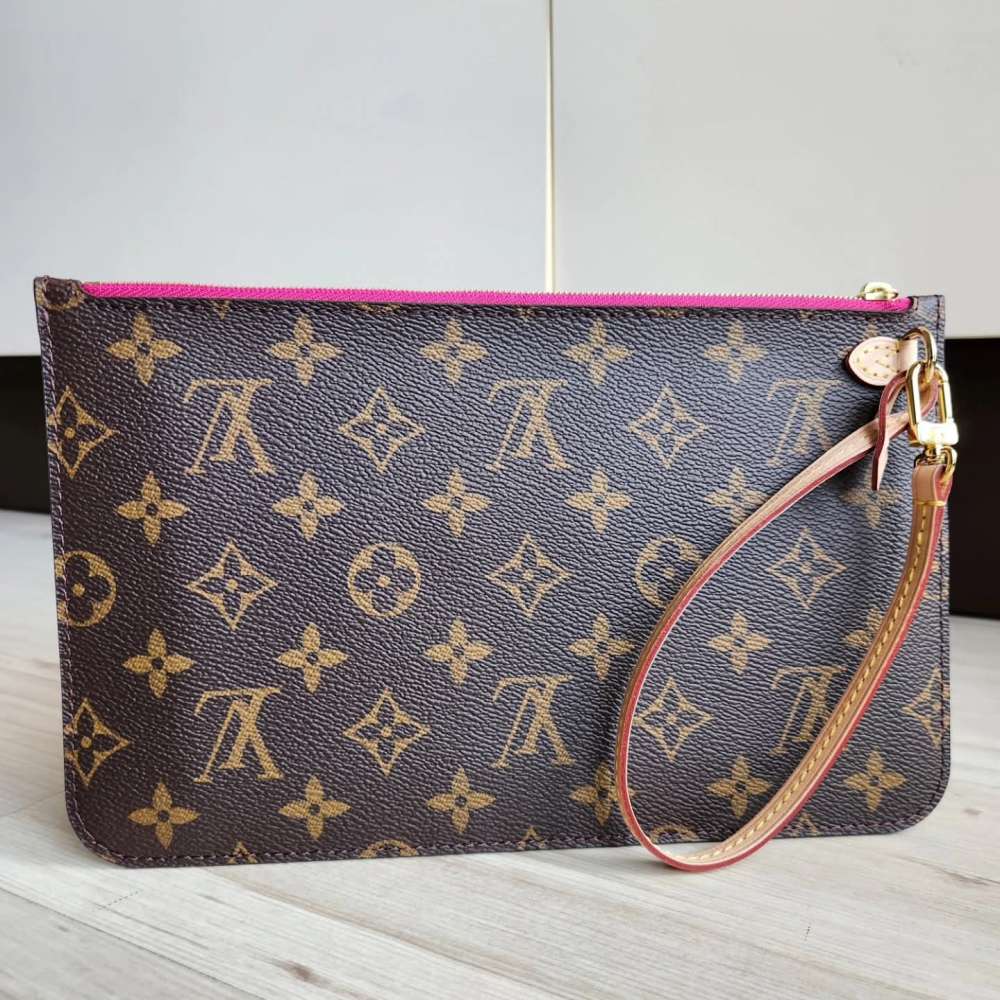 Louis Vuitton Pochette Monogram