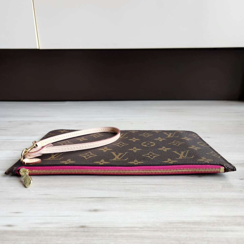 Louis Vuitton Pochette Monogram