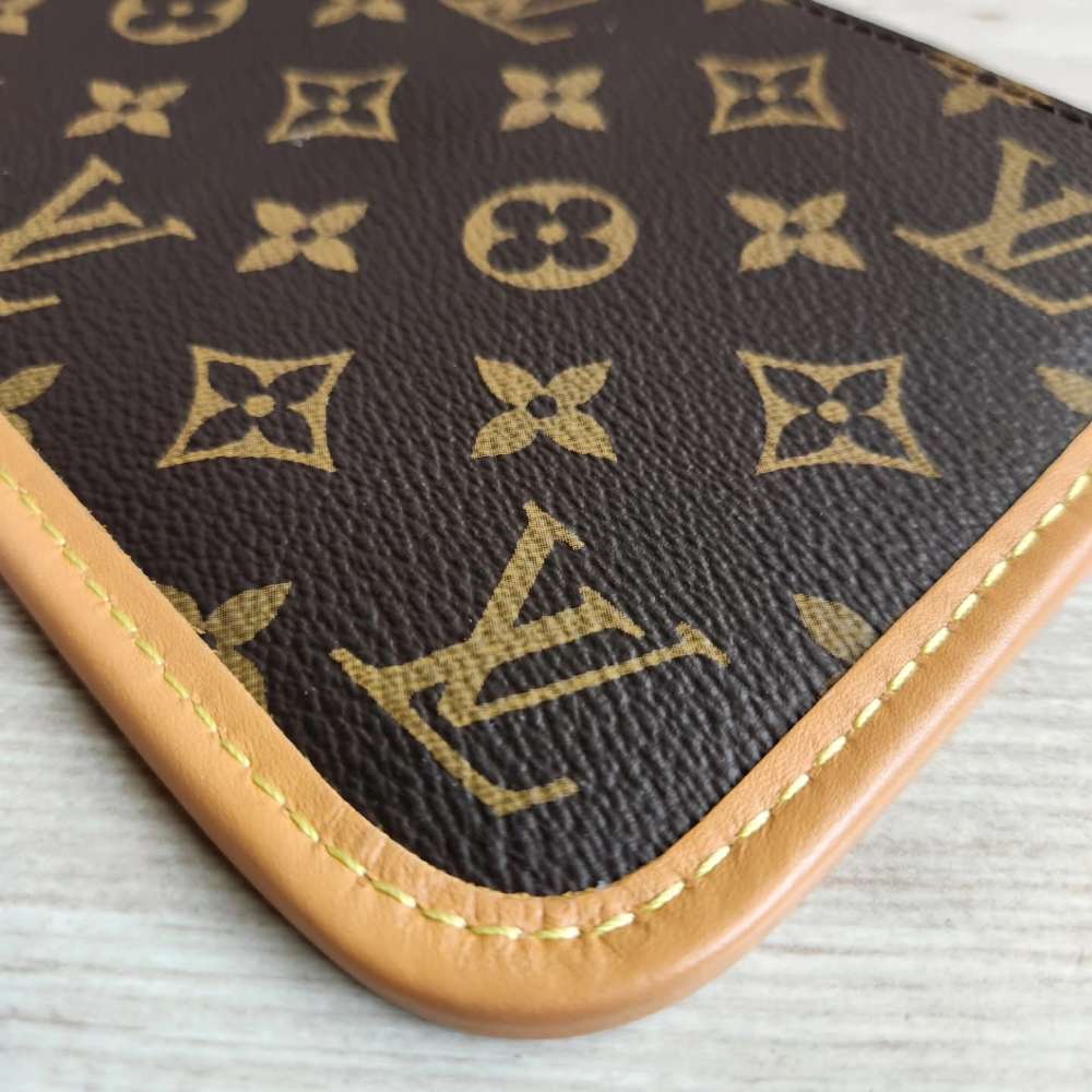 Louis Vuitton Pochette