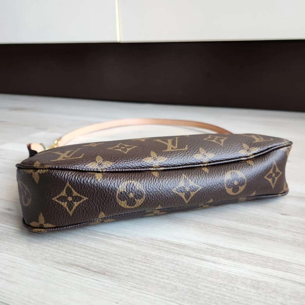 Louis Vuitton Pochette Accessoires NM
