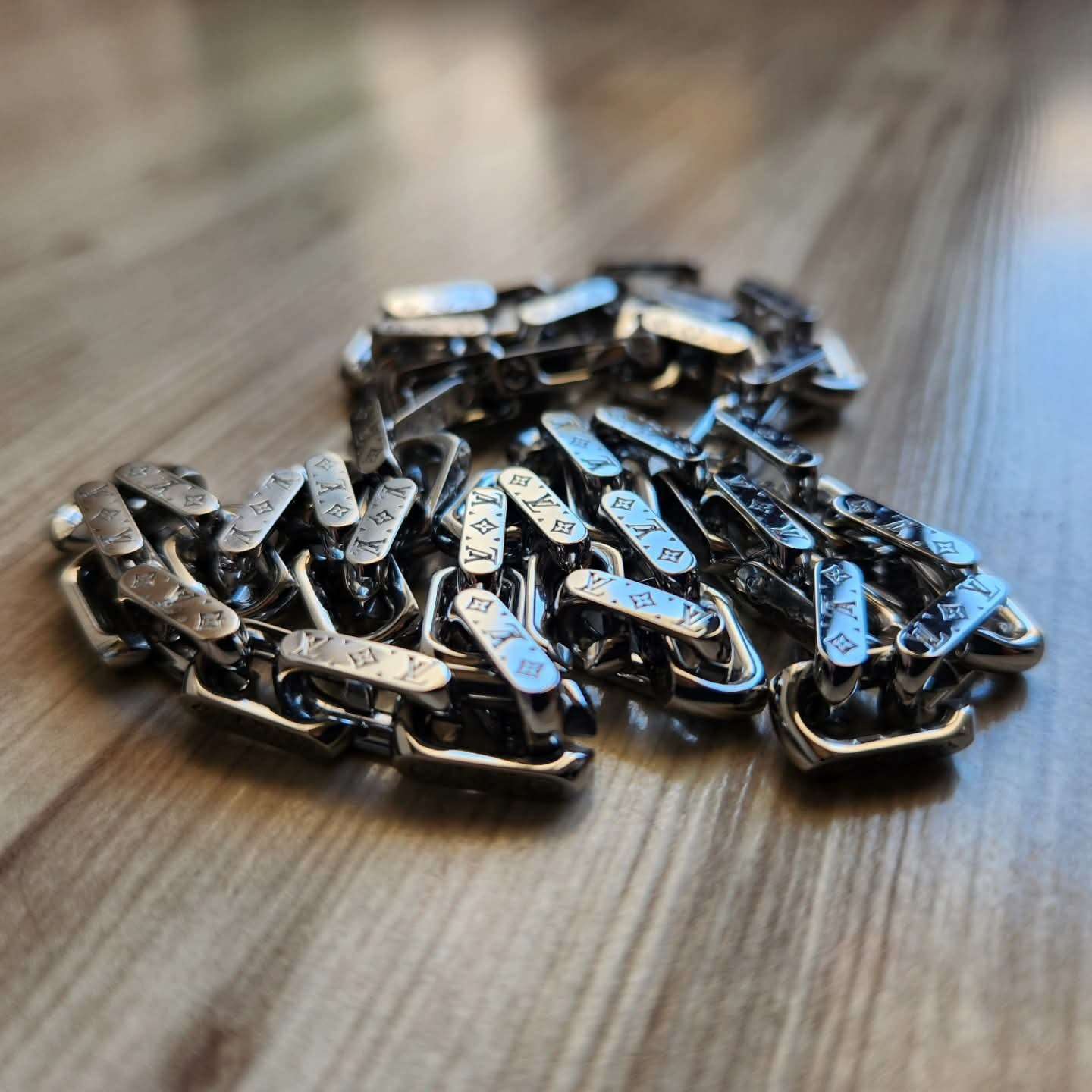 Louis Vuitton Nahrdenik