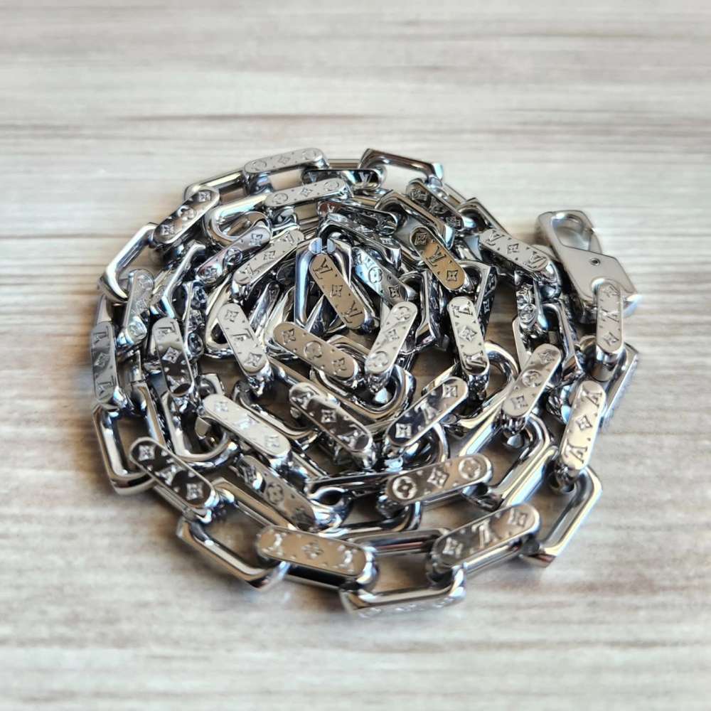 Louis Vuitton Nahrdenik