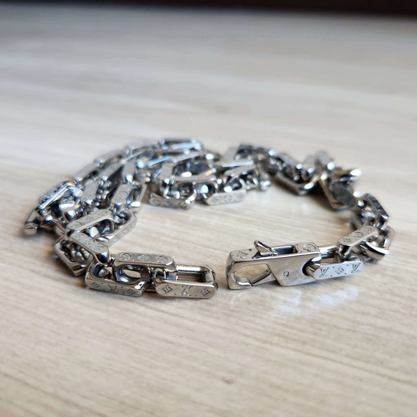 Louis Vuitton Nahrdenik