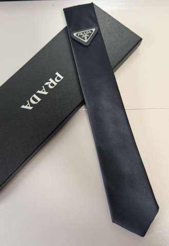 https://vipluxury.sk/Prada kravata