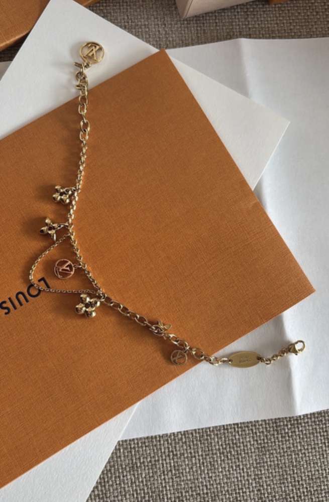 Louis Vuitton Naramok