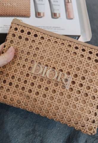 https://vipluxury.sk/Dior clutch