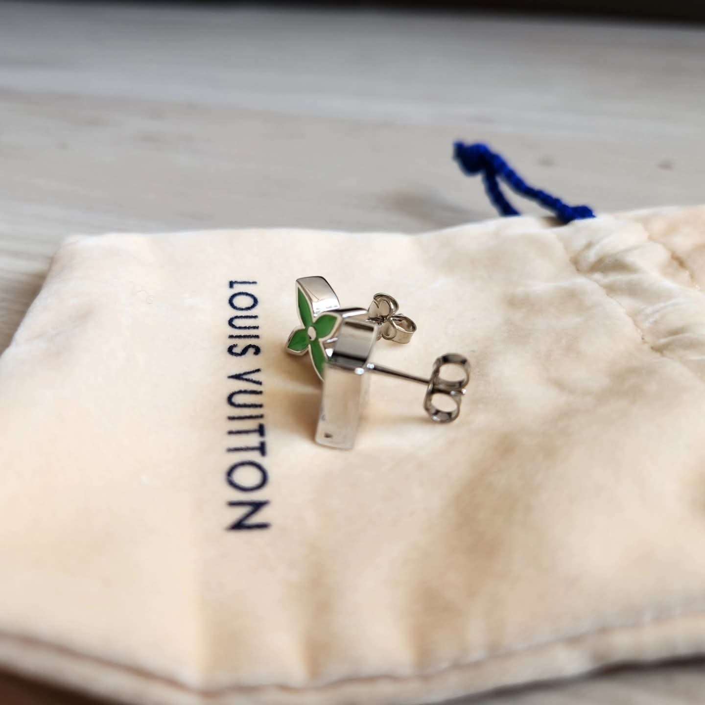 Louis Vuitton Nausnice