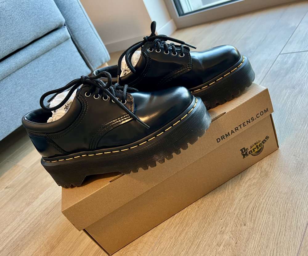 Dr. Martens čierne nízke kožené topánky na šnurovanie 37