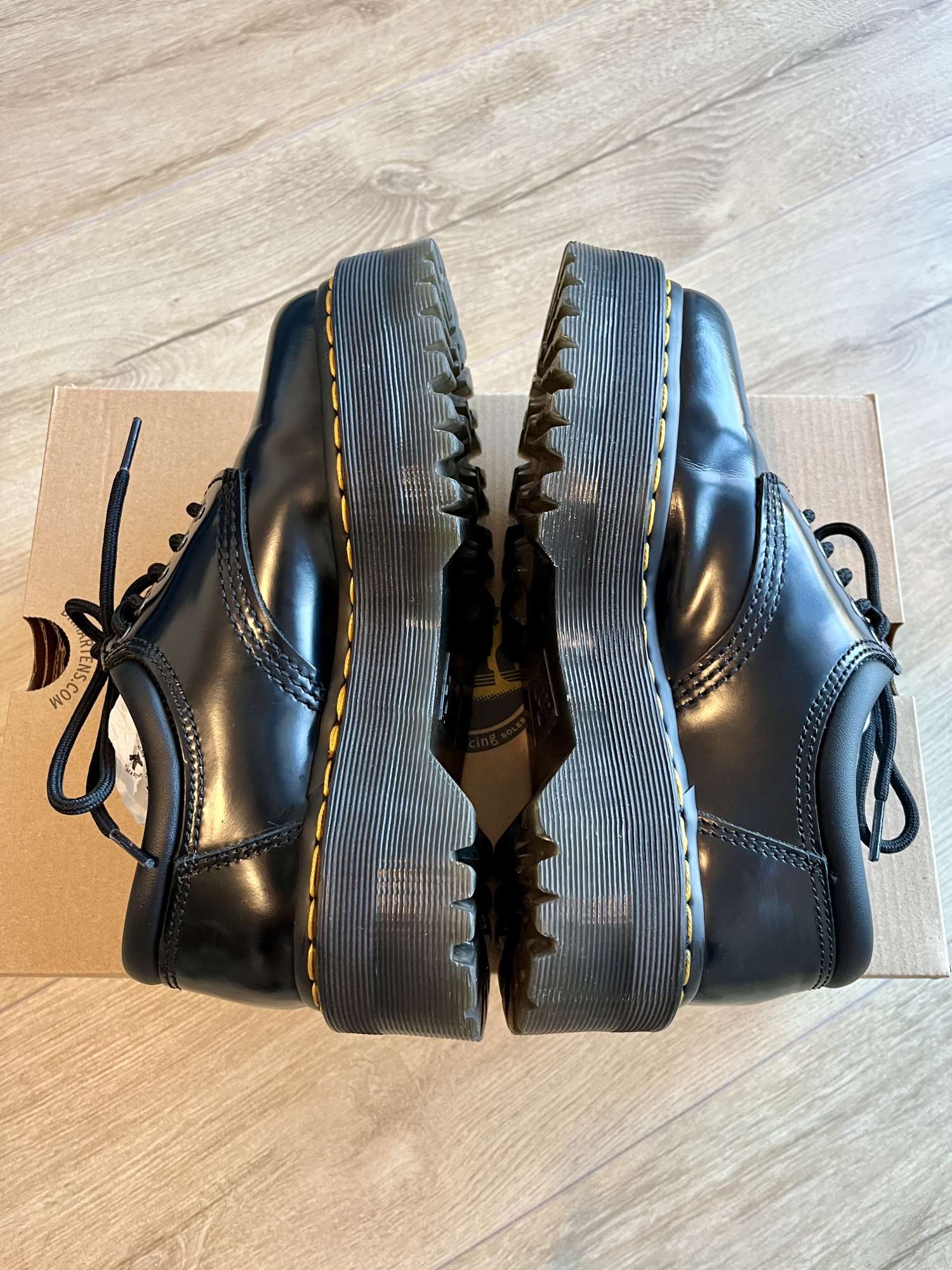 Dr. Martens čierne nízke kožené topánky na šnurovanie 37
