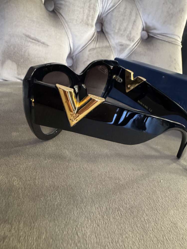 Louis Vuitton sunglass my fire lady