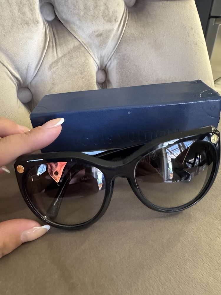 Louis Vuitton sunglass my fire lady