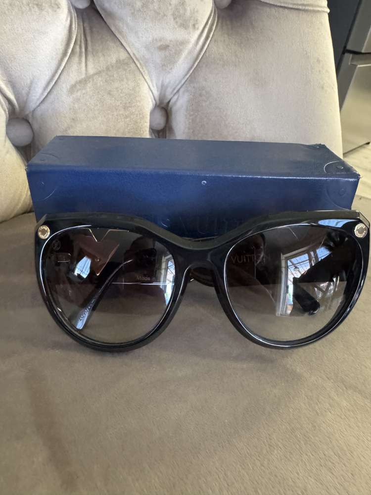 Louis Vuitton sunglass my fire lady