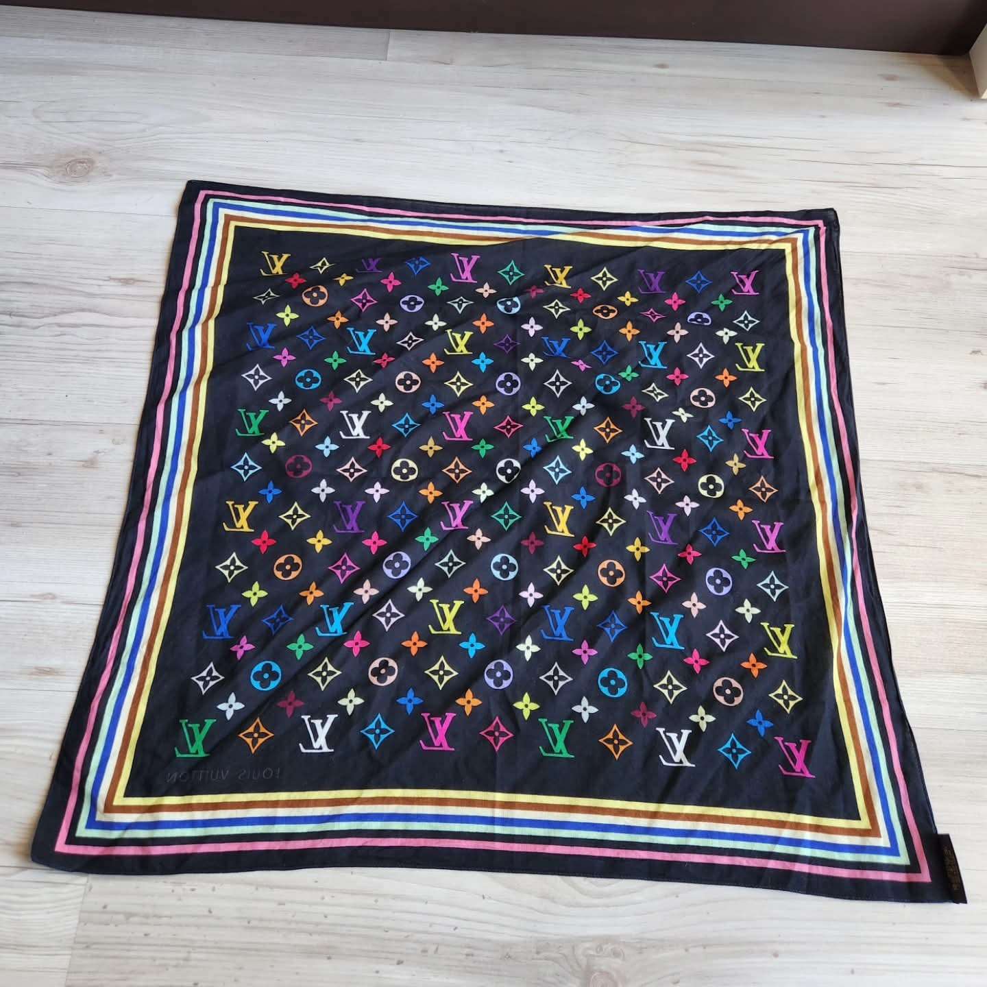 Louis Vuitton Foulard