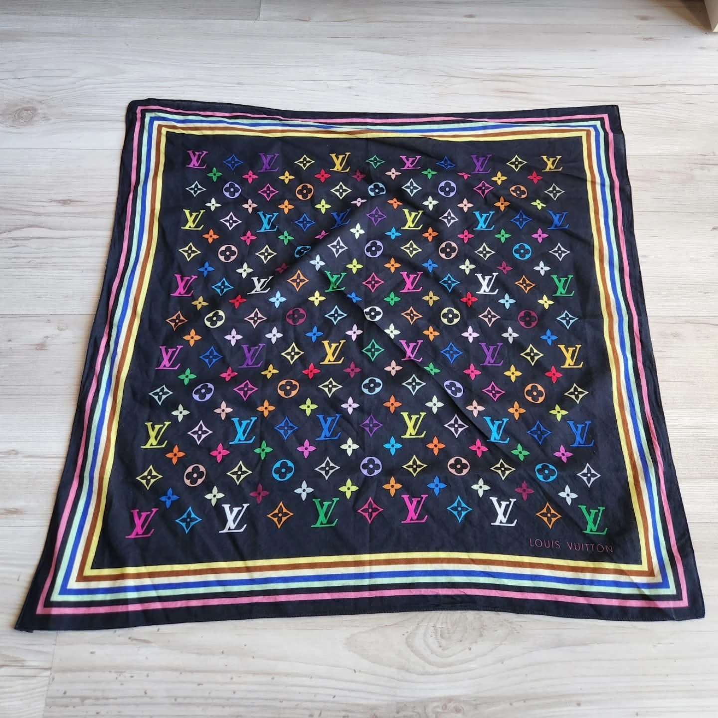 Louis Vuitton Foulard