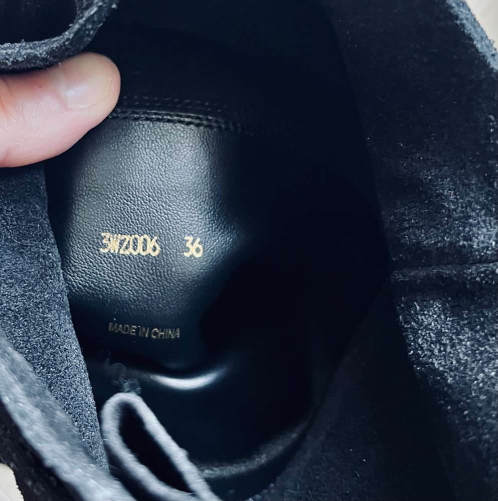 Prada čierne čižmy z brúsenej kože 36