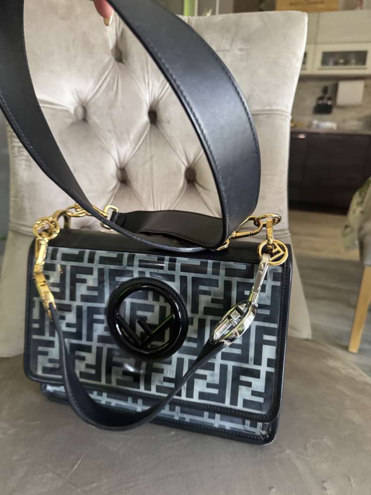 TPU FF CALFSKIN F IS FENDI KAN I SHOULDER BAG BLACK