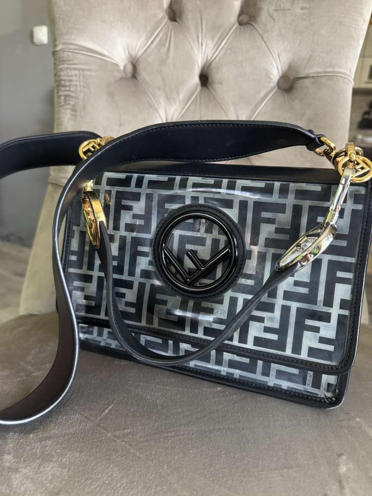 TPU FF CALFSKIN F IS FENDI KAN I SHOULDER BAG BLACK