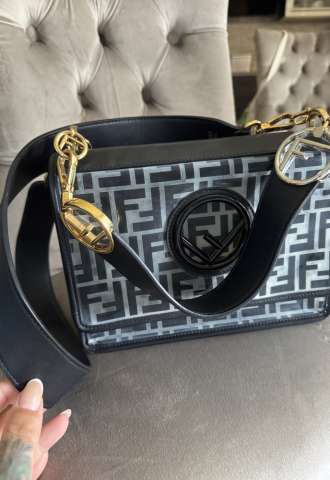 https://vipluxury.sk/TPU FF CALFSKIN F IS FENDI KAN I SHOULDER BAG BLACK