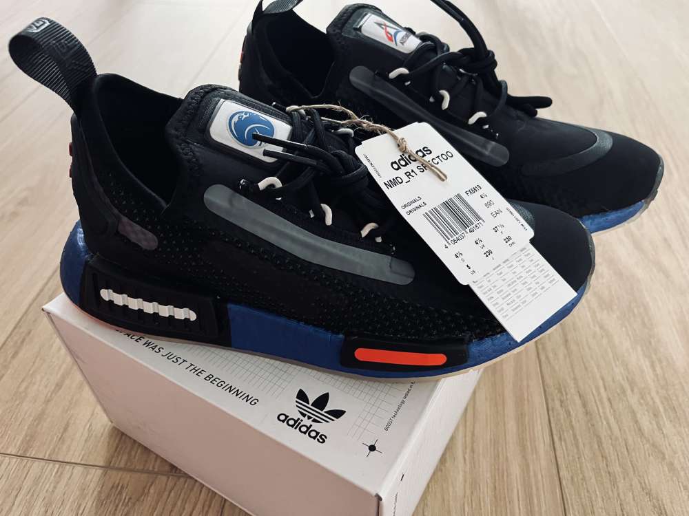 Tenisky Adidas NMD R1 Spectoo 37,5