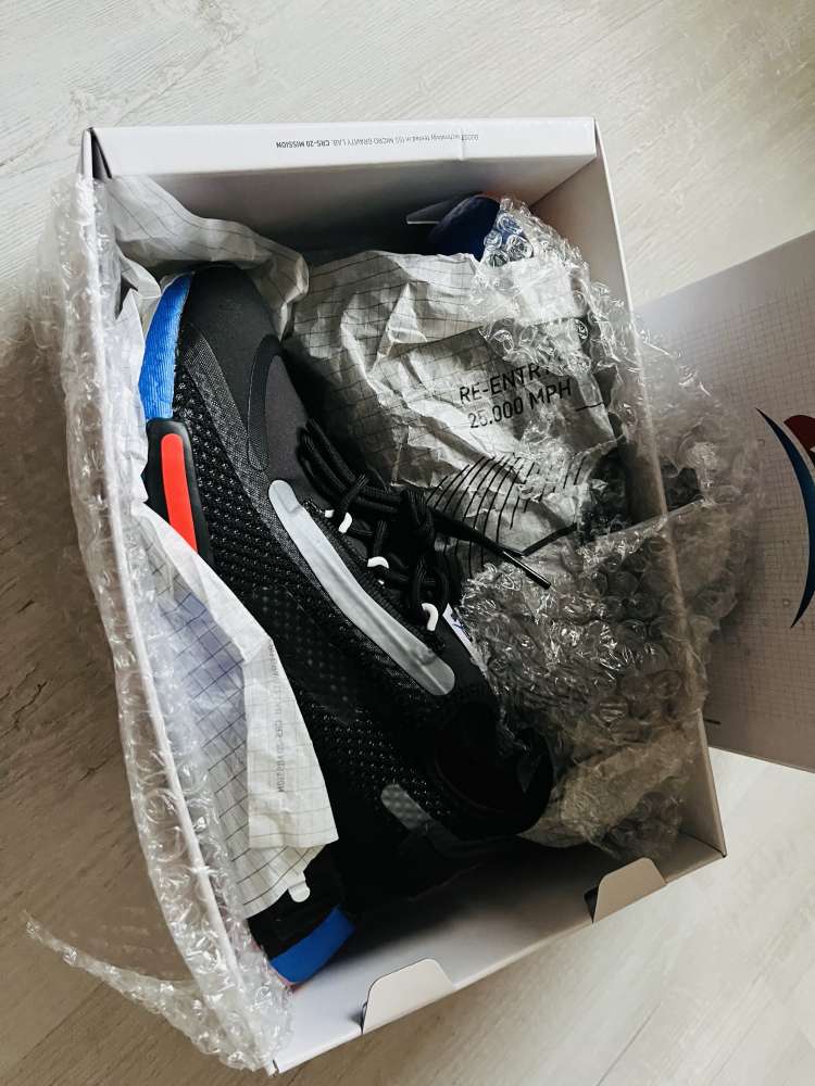 Tenisky Adidas NMD R1 Spectoo 37,5